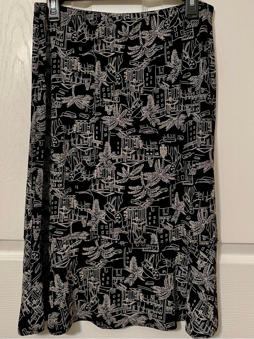 CHICOS TRAVELERS Tropical Black & White Printed A-Line Skirt Misses Size Large